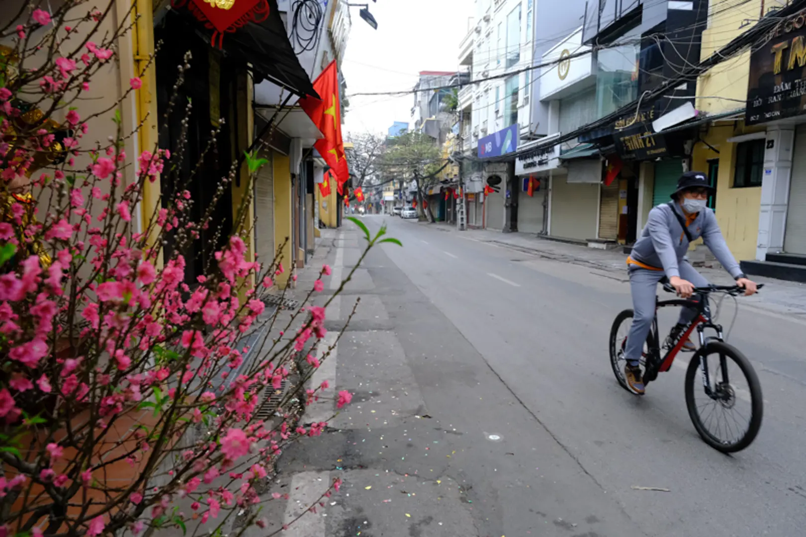 Hà Nội thanh bình trong sớm mùng 1 Tết Tân Sửu