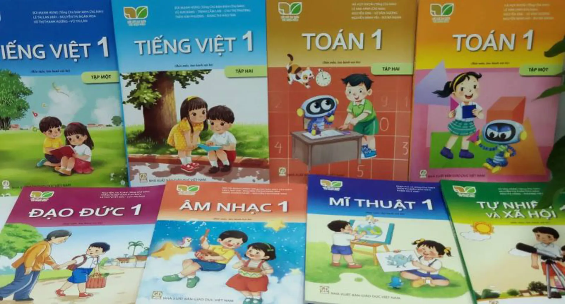 SGK Tiếng Việt 1 của 4 bộ sách phải chỉnh sửa vì nhiều “sạn”