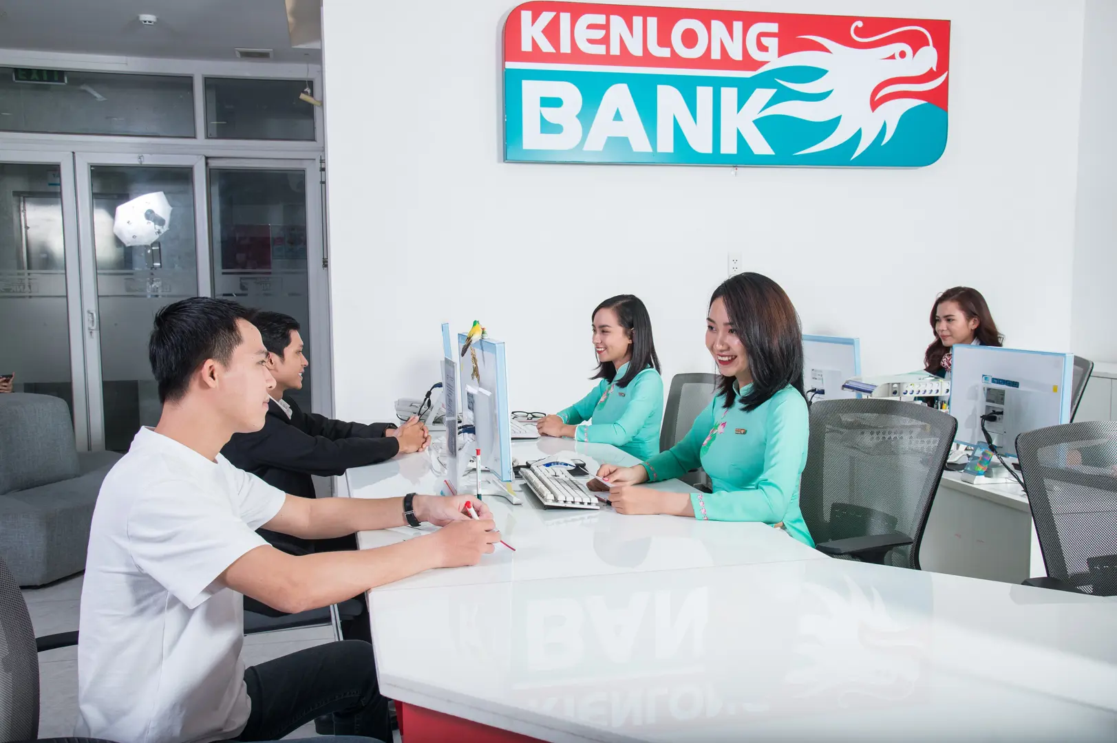 KienLongBank chuẩn bị họp ĐHCĐ bất thường: Đại gia bí ẩn chi nghìn tỷ gom cổ phiếu KLB sắp lộ diện?