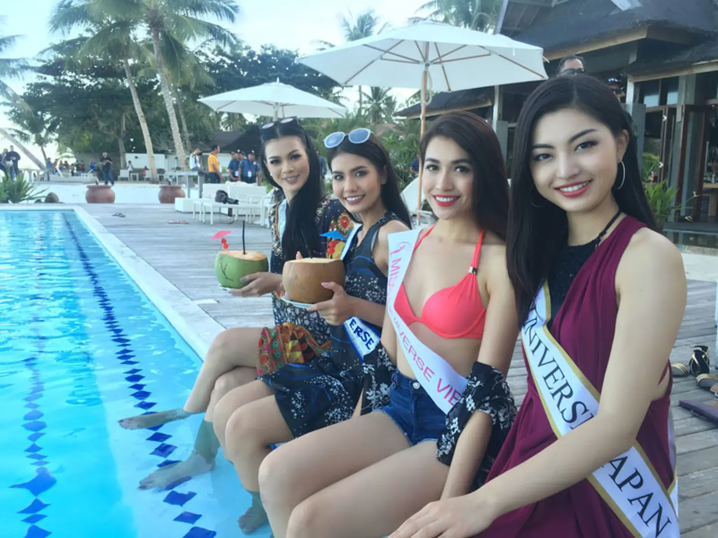 Người đẹp Việt hở bạo trước thí sinh Miss Universe