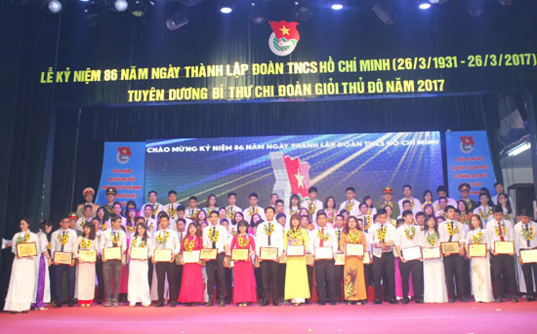 Vinh danh 100 Bí thư Chi đoàn giỏi Thủ đô năm 2017