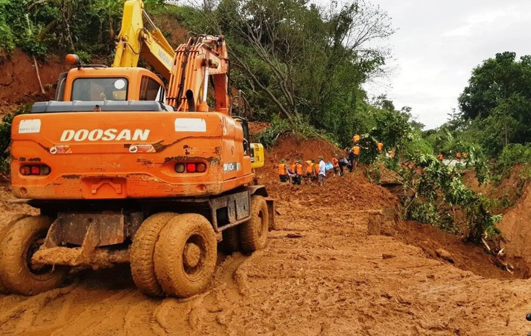 Quảng Trị di dời khẩn cấp 45 hộ dân ra khỏi vùng nguy cơ cao sạt lở