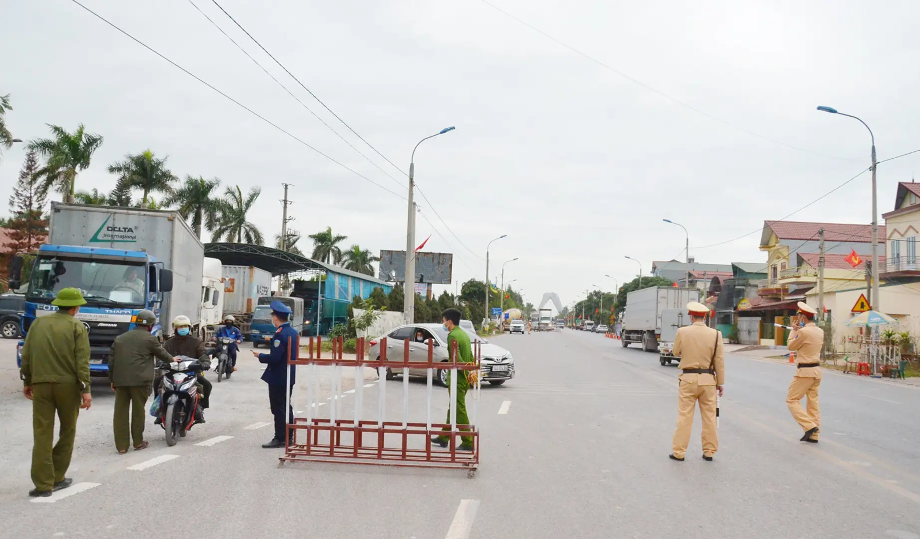 Quảng Ninh: Tạm dừng hoạt động các cơ sở khám, chữa bệnh tư nhân