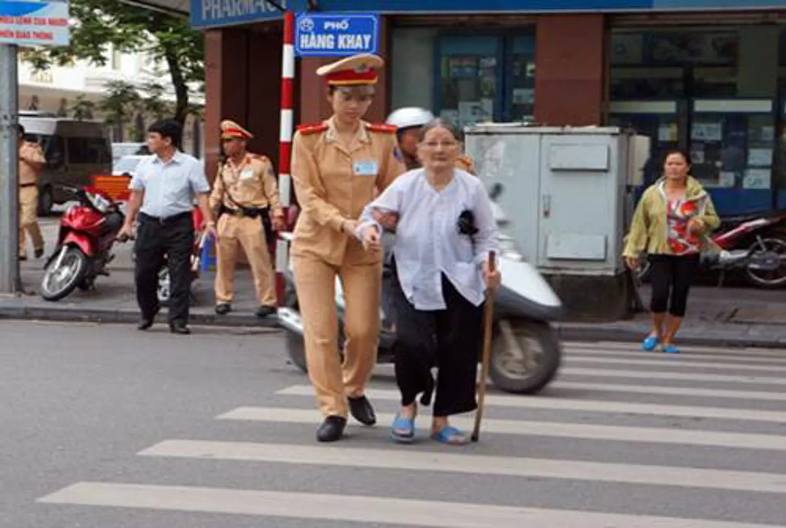 Chính thức ban hành Quy tắc ứng xử nơi công cộng trên địa bàn TP Hà Nội