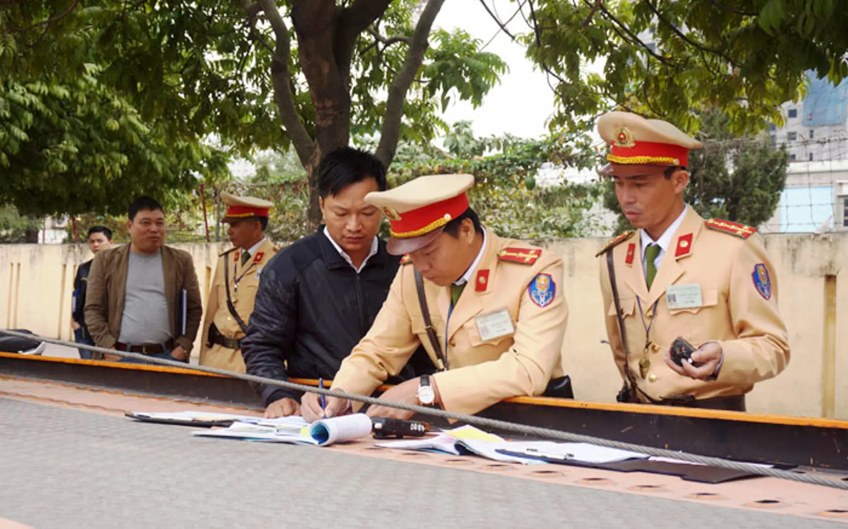 Tăng cường mật phục xử lý xe khách vi phạm luật giao thông