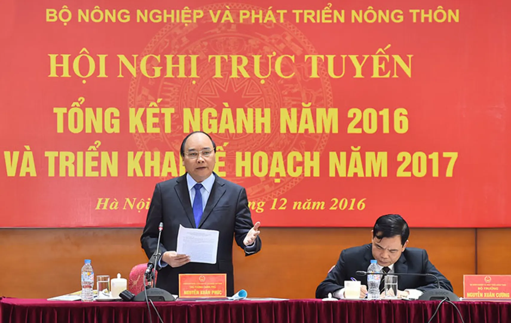 Thủ tướng: Phải bãi bỏ ngay những quy định, thể chế ràng buộc sự phát triển