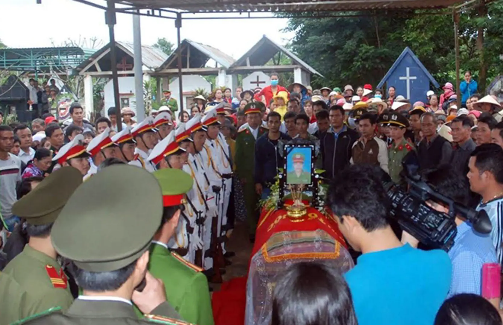 Thăng quân hàm cho 3 chiến sỹ hy sinh trong vụ nổ tại Đắk Lắk