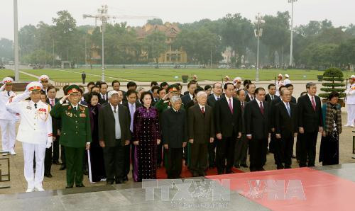 Lãnh đạo Đảng, Nhà nước viếng Chủ tịch Hồ Chí Minh và các anh hùng liệt sĩ