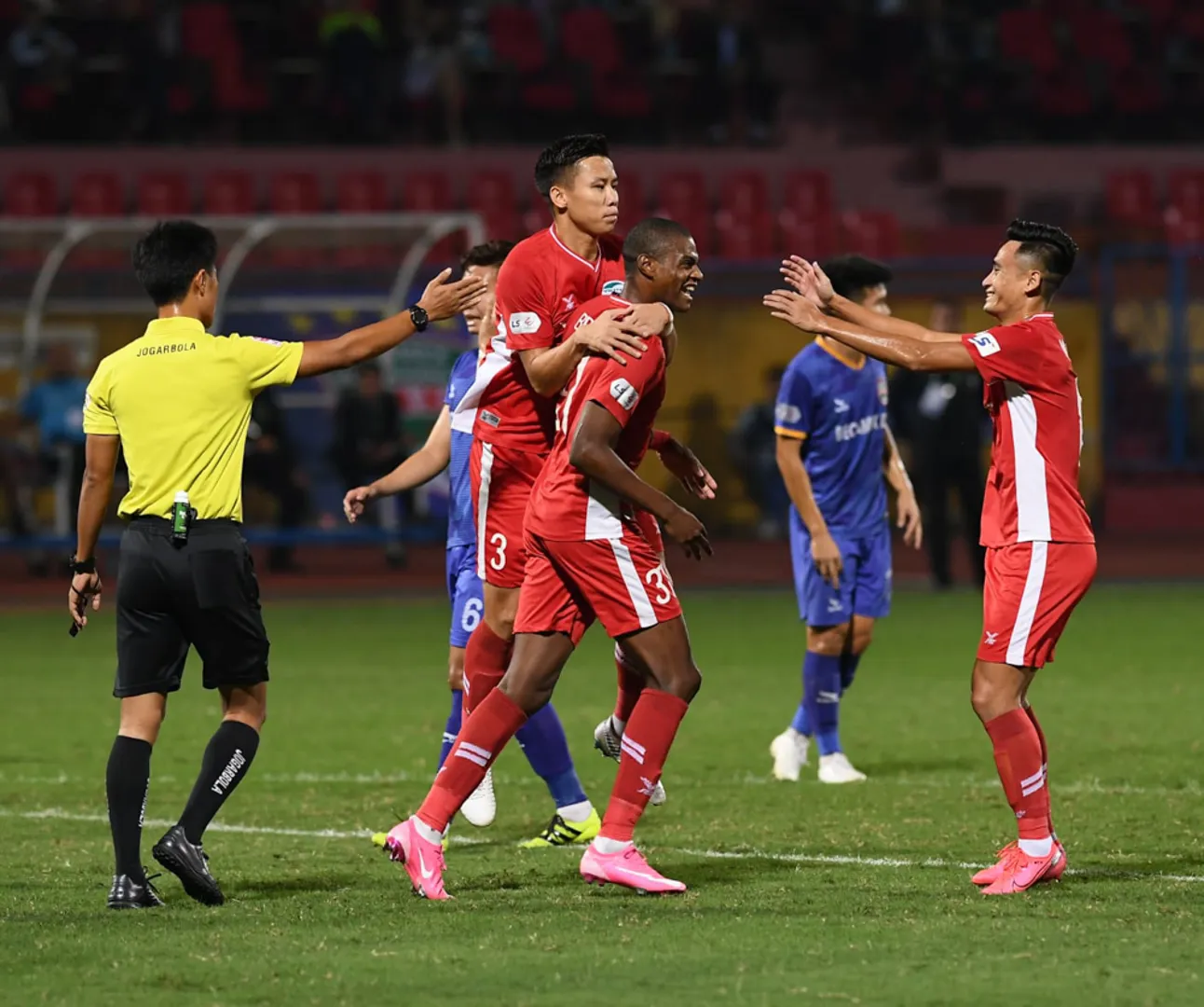 Vòng 3 giai đoạn 2 V-League 2020: Chia điểm trước TP Hồ Chí Minh, Sài Gòn để Viettel nới rộng khoảng cách