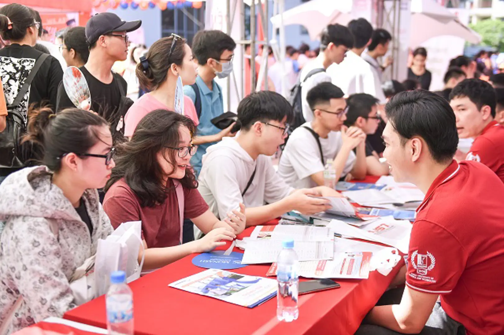 Tuyển sinh đại học: Tìm hiểu điểm sàn của từng ngành đào tạo