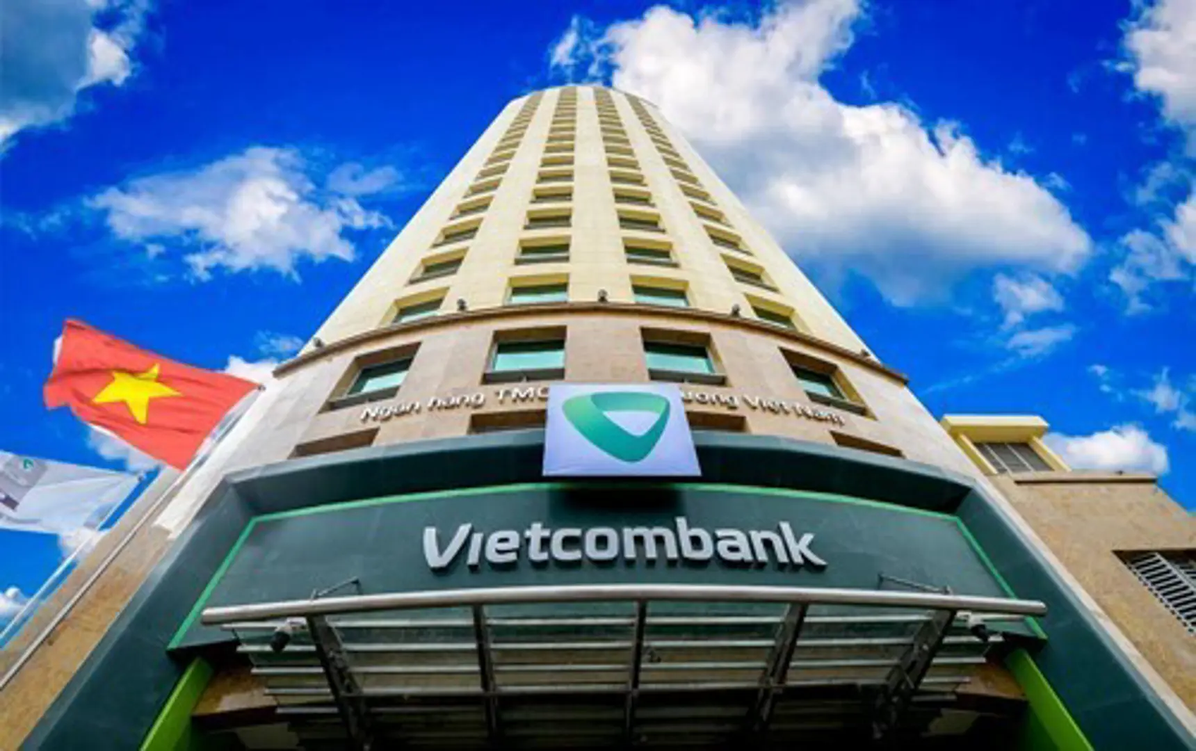 Vietcombank nhận 3 giải thưởng quốc tế uy tín về ngân hàng bán lẻ