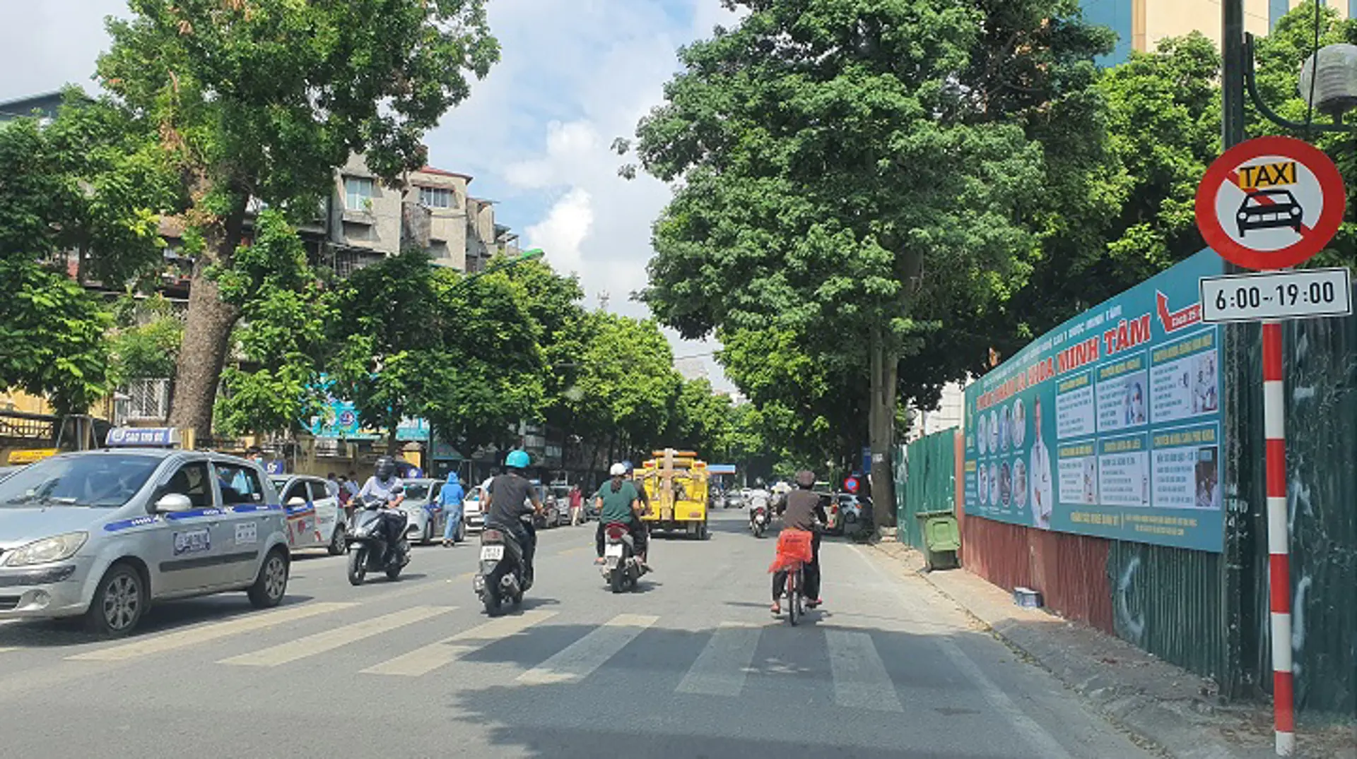 Tiếp bài "Taxi bủa vây Bệnh viện 108": Chính quyền phường Bạch Đằng (quận Hai Bà Trưng) có bảo kê cho vi phạm?