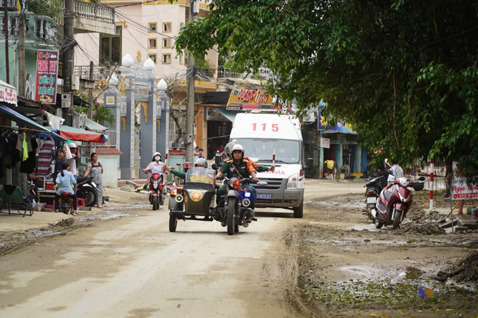 Cấp Bằng “Tổ quốc ghi công” cho 13 Liệt sĩ hy sinh tại Rào Trăng 3