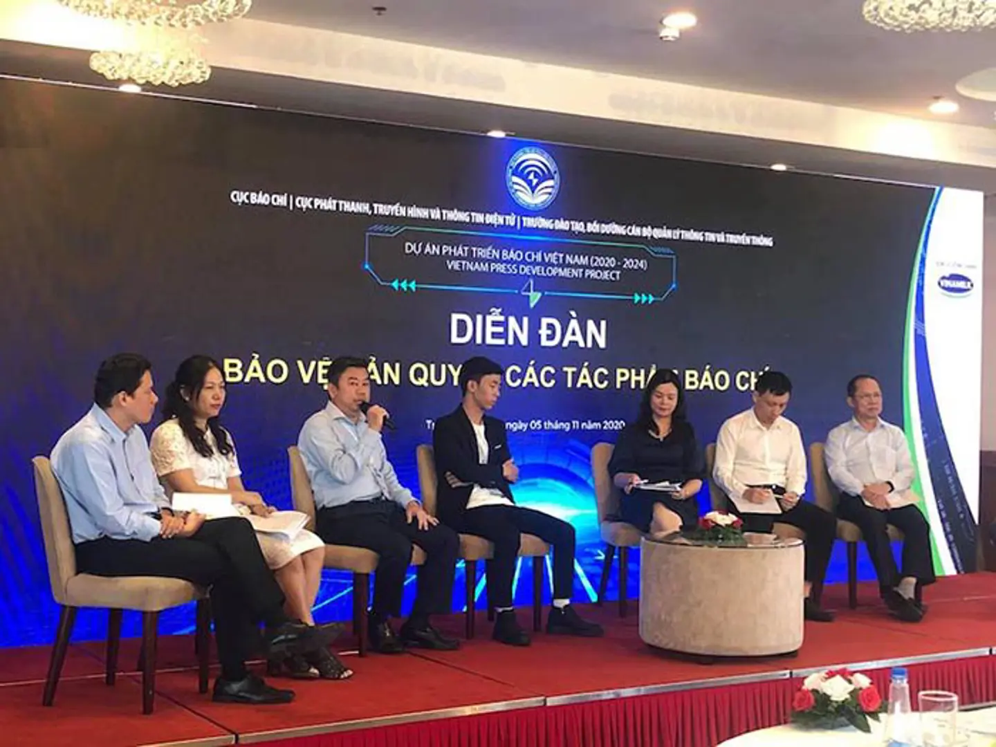 Báo Kinh tế & Đô thị: Tin tức tổng hợp hấp dẫn nhất trên số báo in ngày 6/11