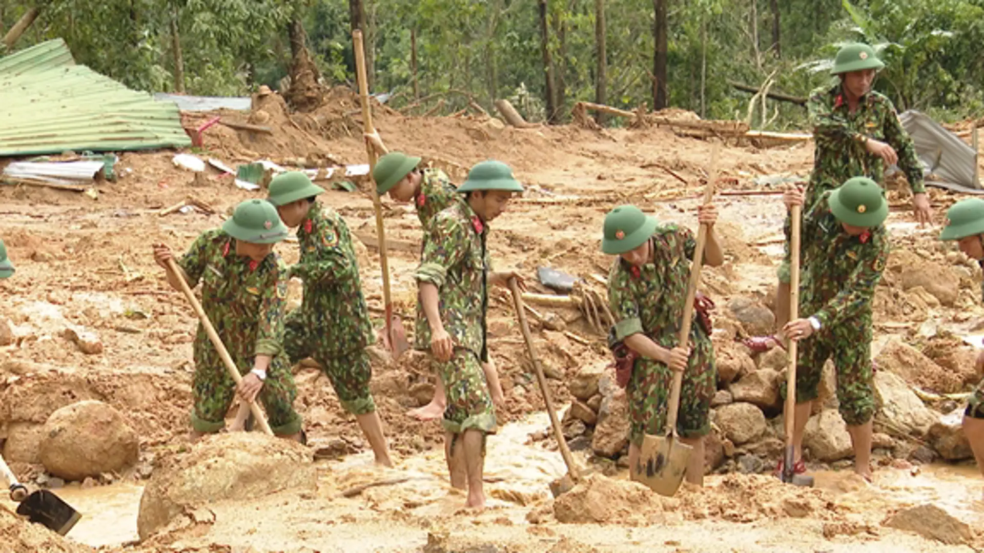 Công điện của Thủ tướng về cứu nạn, khắc phục hậu quả sạt lở đất tại Thừa Thiên - Huế