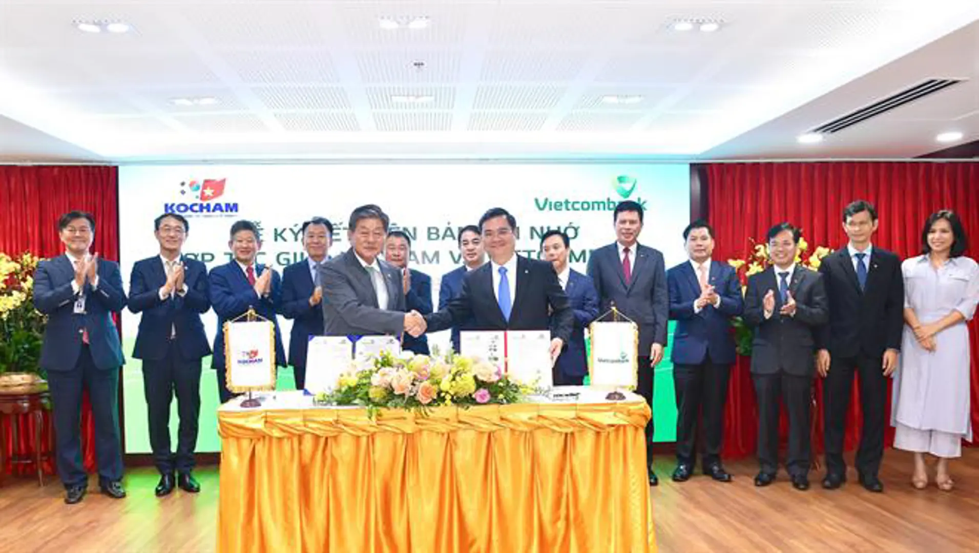 Vietcombank và Kocham ký biên bản ghi nhớ