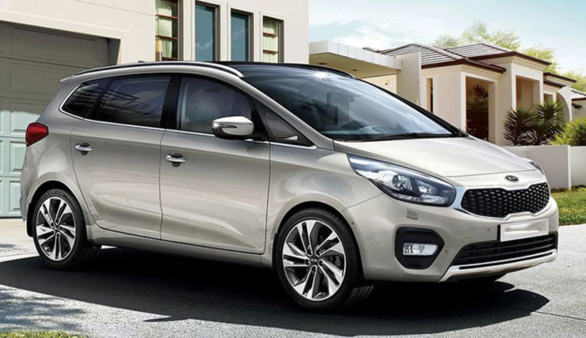 Giá xe ô tô hôm nay 26/9: Kia Rondo đang ở mức 559 và 655 triệu đồng