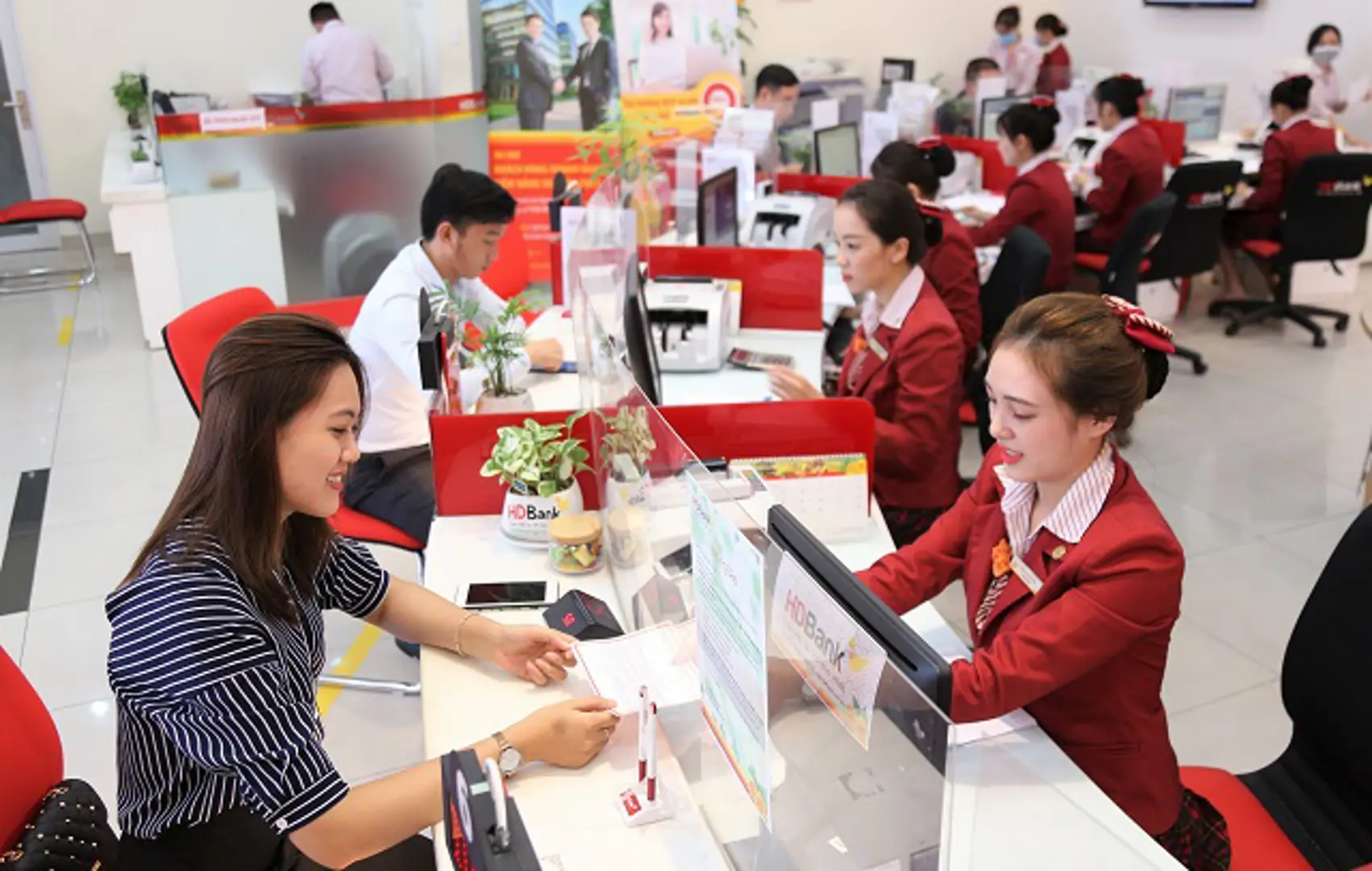 HDBank giảm lãi suất cho vay còn 6,2%/năm dành cho doanh nghiệp vừa và nhỏ