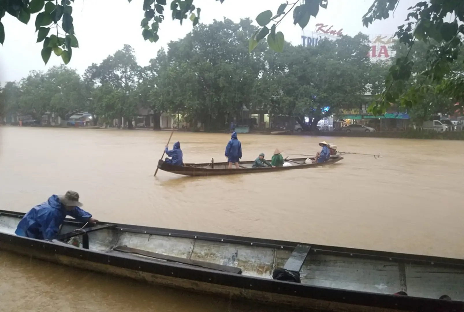 Nhiều nơi tại thừa Thiên Huế lại ngập trong nước lũ