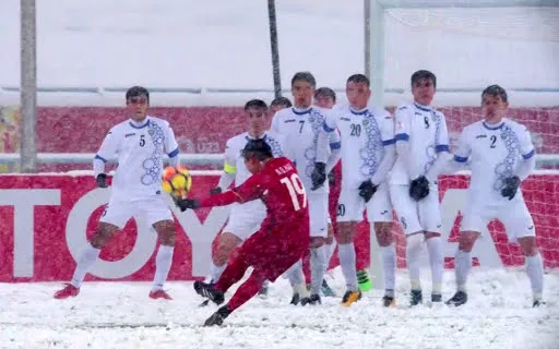 Tin tức thể thao mới nhất hôm nay 3/10: Quang Hải được so sánh với Beckham, xác định các bảng đấu Europa League