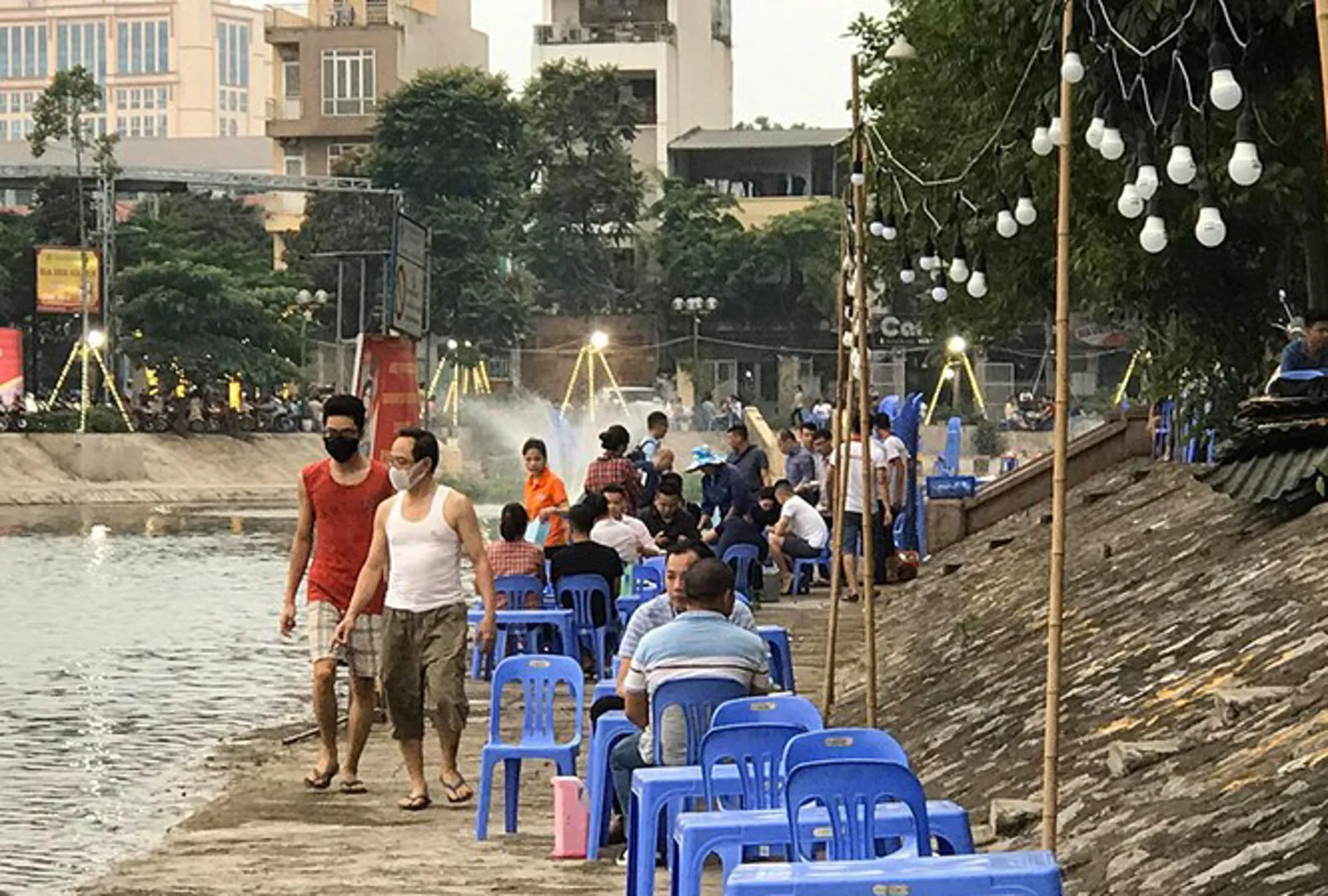 Tâm lý “xả hơi” sau giãn cách xã hội: Vui thôi, đừng vui quá