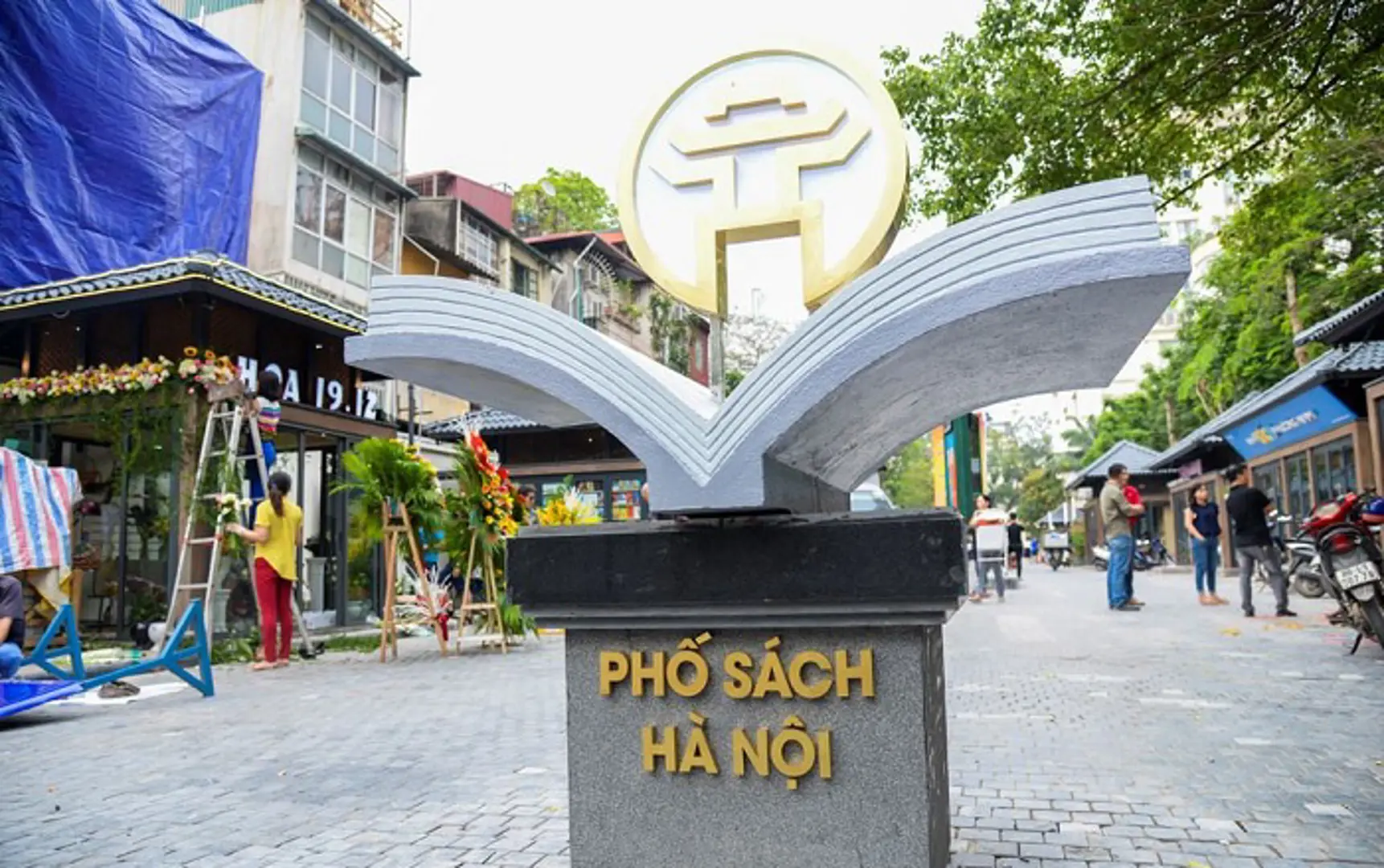 Phố Sách Hà Nội mở cửa trở lại