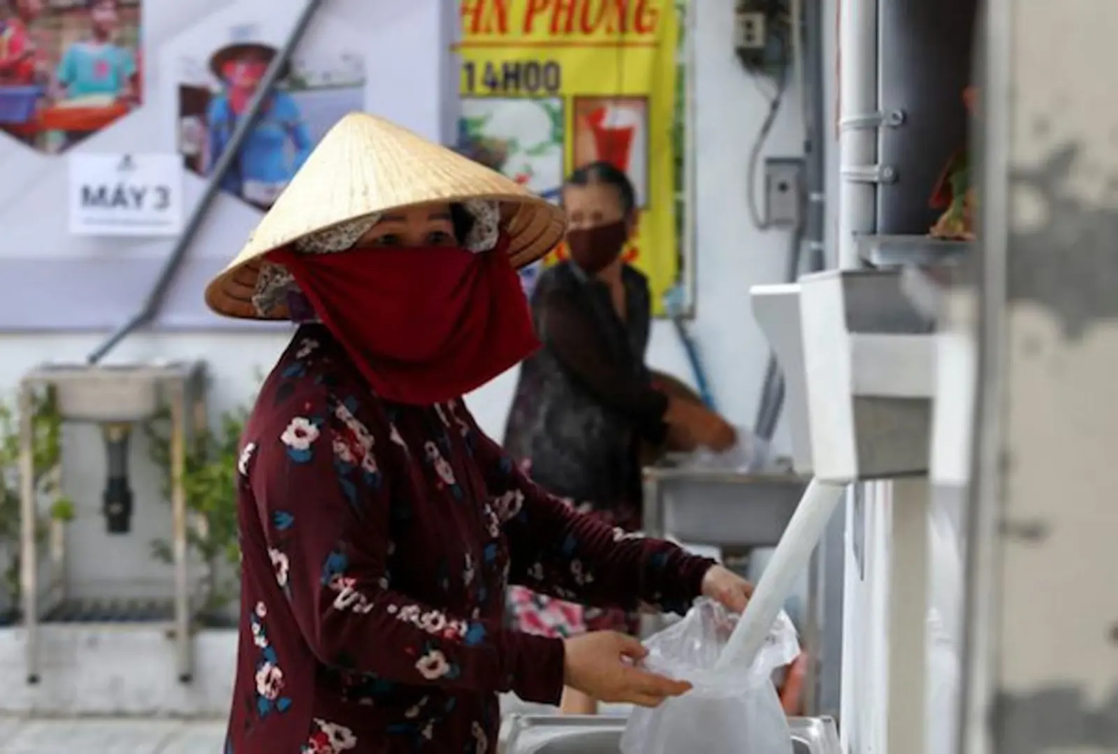 Nở rộ mô hình “ATM gạo” hỗ trợ người nghèo tại TP Hồ Chí Minh