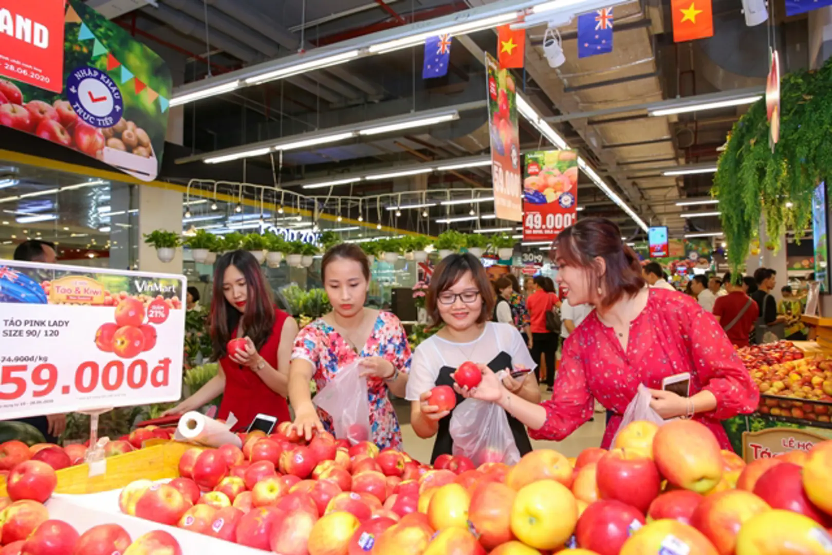 Đại sứ New Zealand quảng bá Lễ hội trái cây tại VinMart