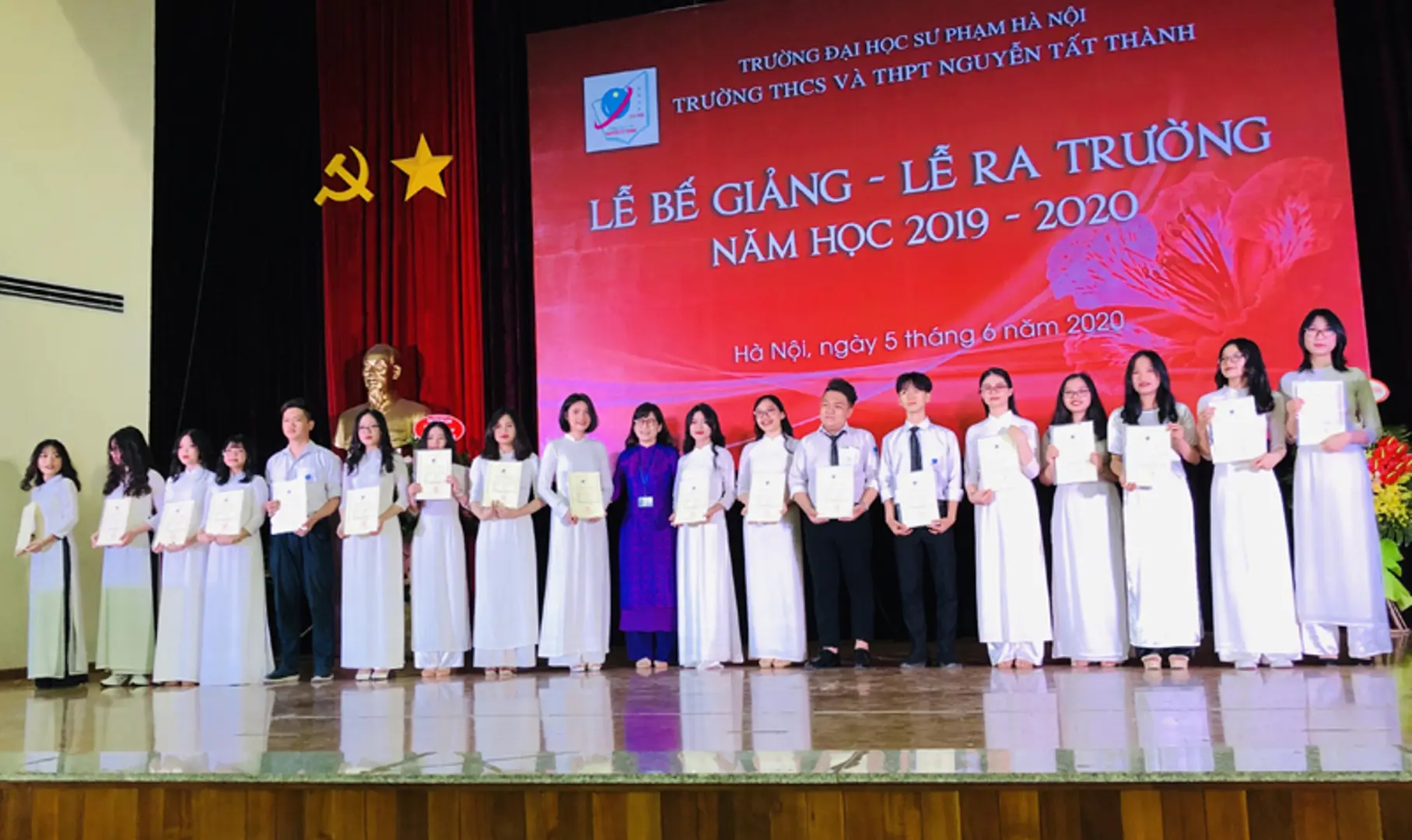 Ngôi trường đầu tiên thực hiện lễ bế giảng năm học 2019 - 2020