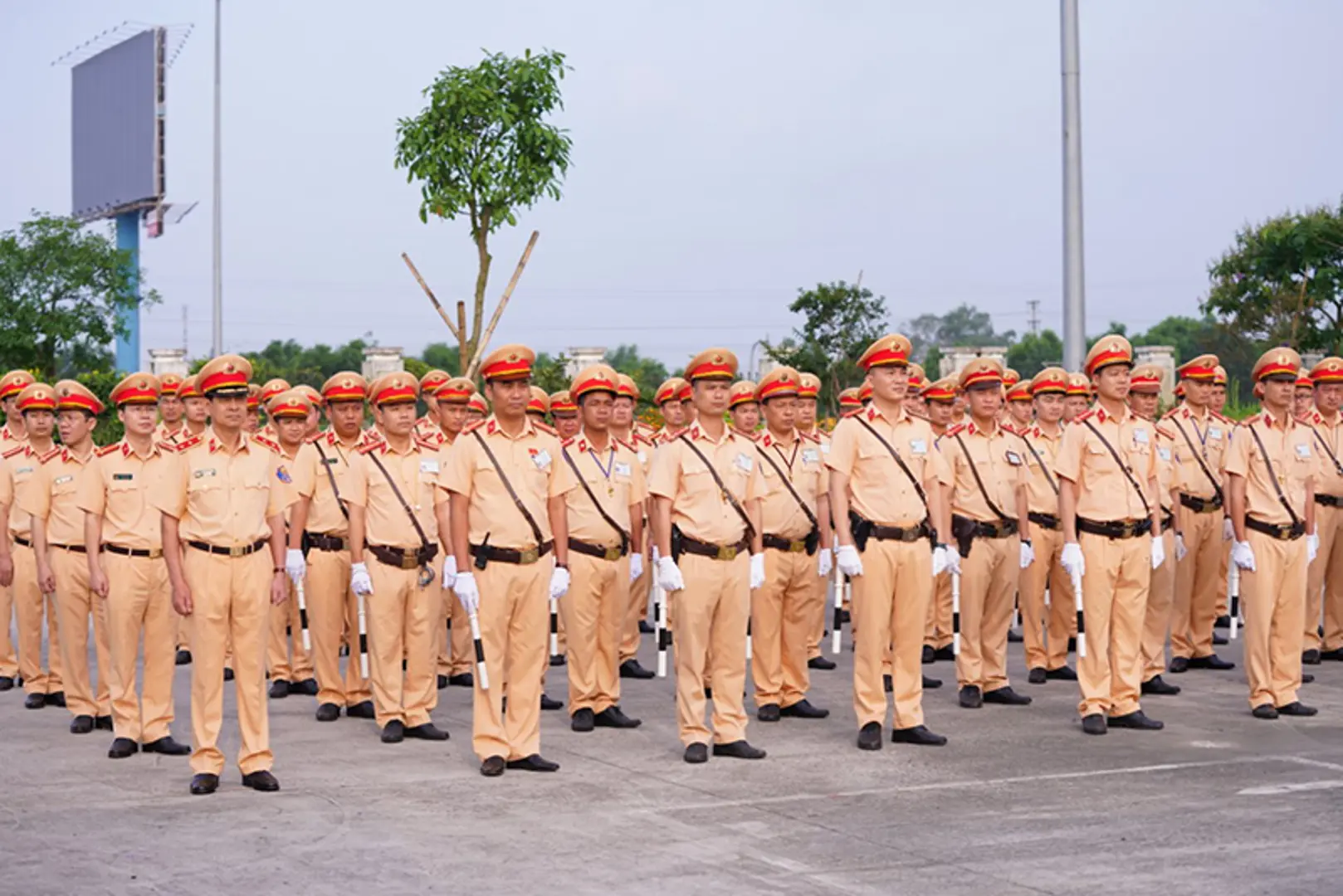 Cảnh sát giao thông toàn quốc bắt đầu tổng kiểm soát phương tiện giao thông đường bộ