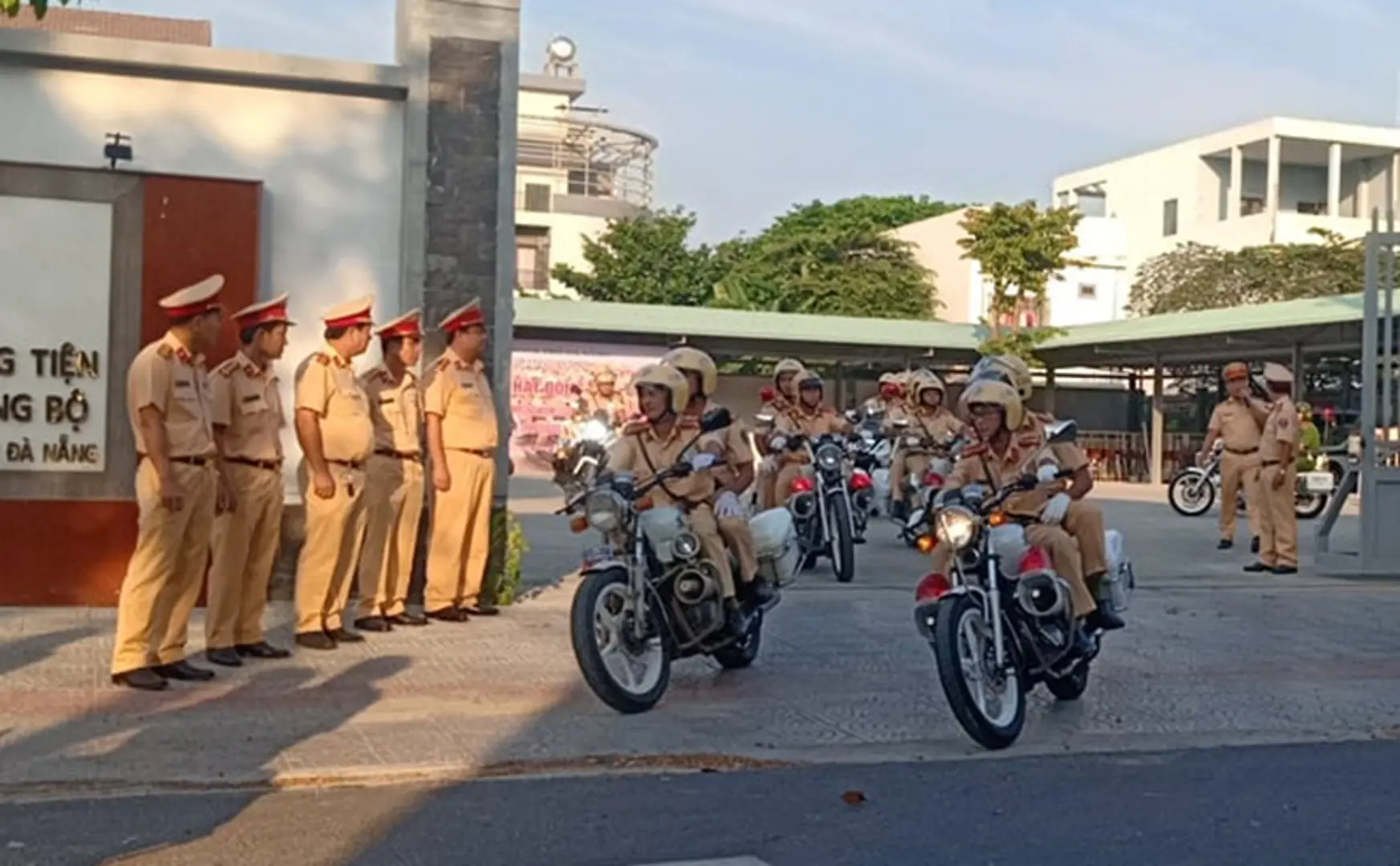 Đà Nẵng ra quân tổng kiểm tra phương tiện giao thông