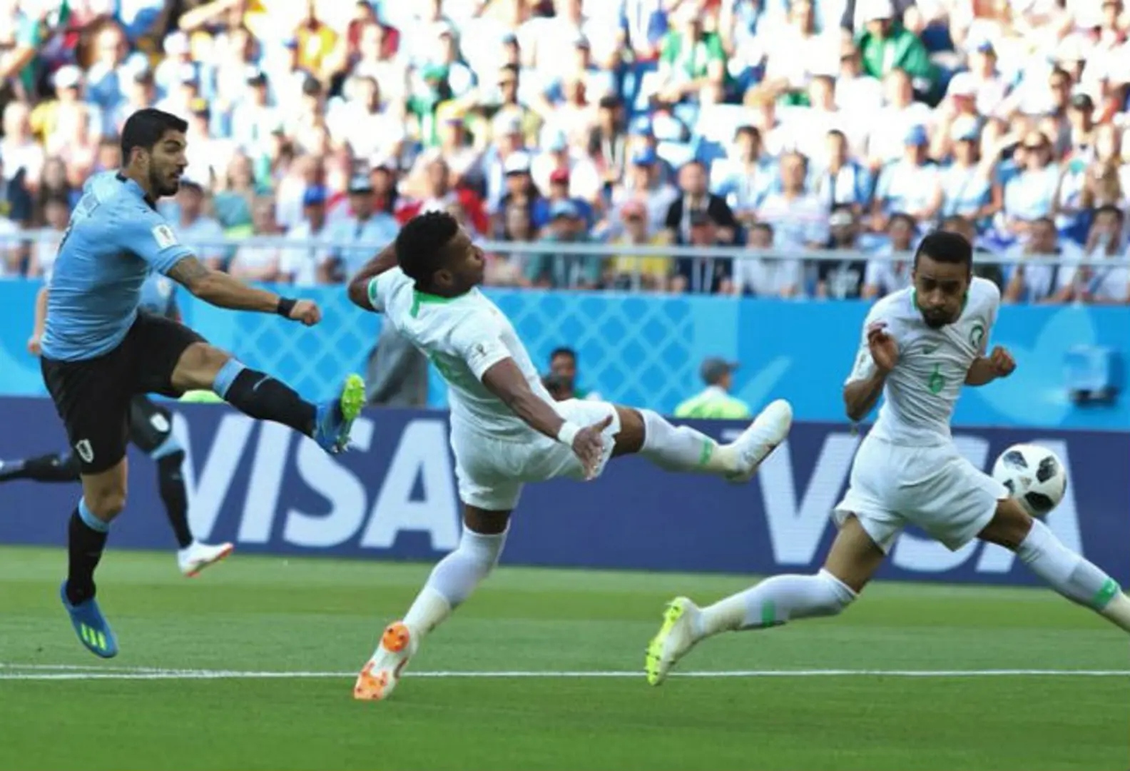 Uruguay - Saudi Arabia: Suarez tỏa sáng chiến thắng nhẹ nhàng