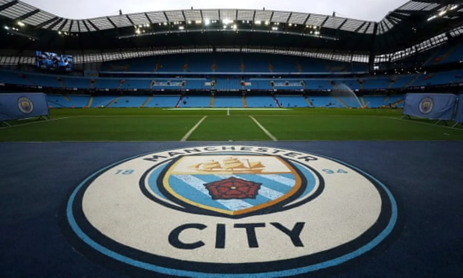 UEFA chính thức điều tra Man City