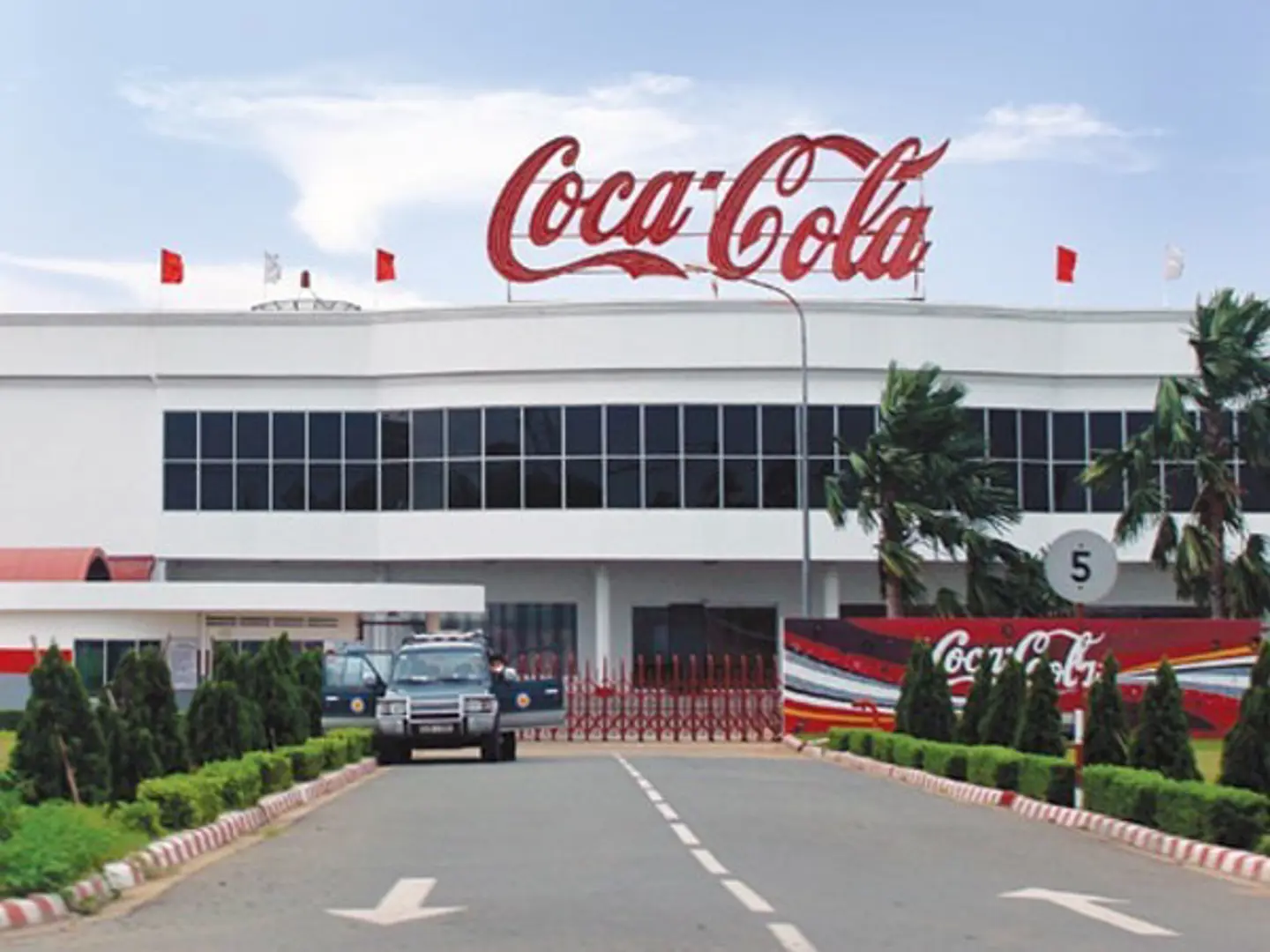 Bị truy thu trăm tỷ đồng tiền thuế, Coca-Cola nói "không đồng thuận" và sẽ kháng nghị