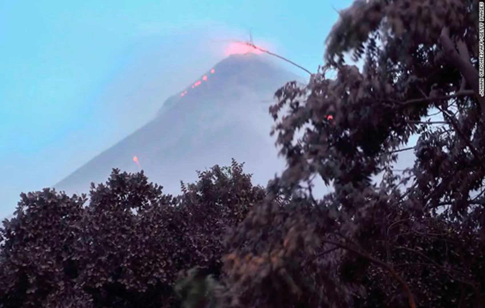 Núi lửa phun trào ở Guatemala, 62 người thiệt mạng và 1,7 triệu người bị ảnh hưởng