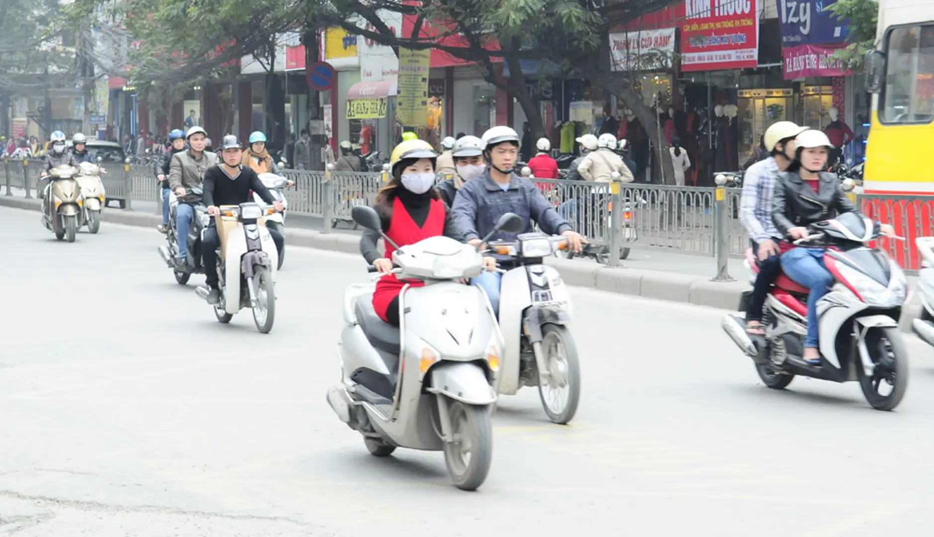 10 năm thực hiện quy định đội mũ bảo hiểm - Bài 2: Đừng hành động nửa vời