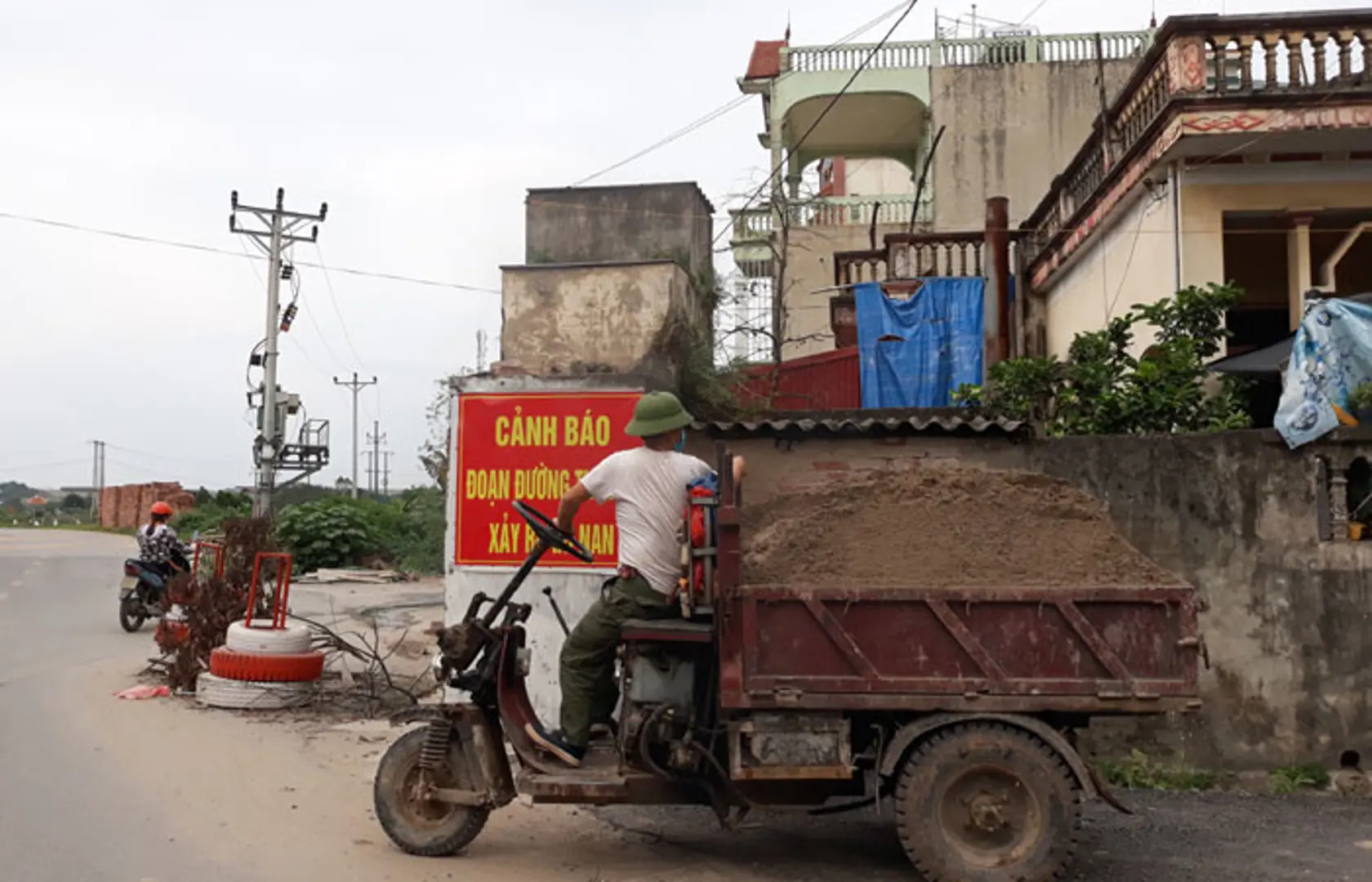 [Bạn đọc viết] Đoạn đường cua nguy hiểm