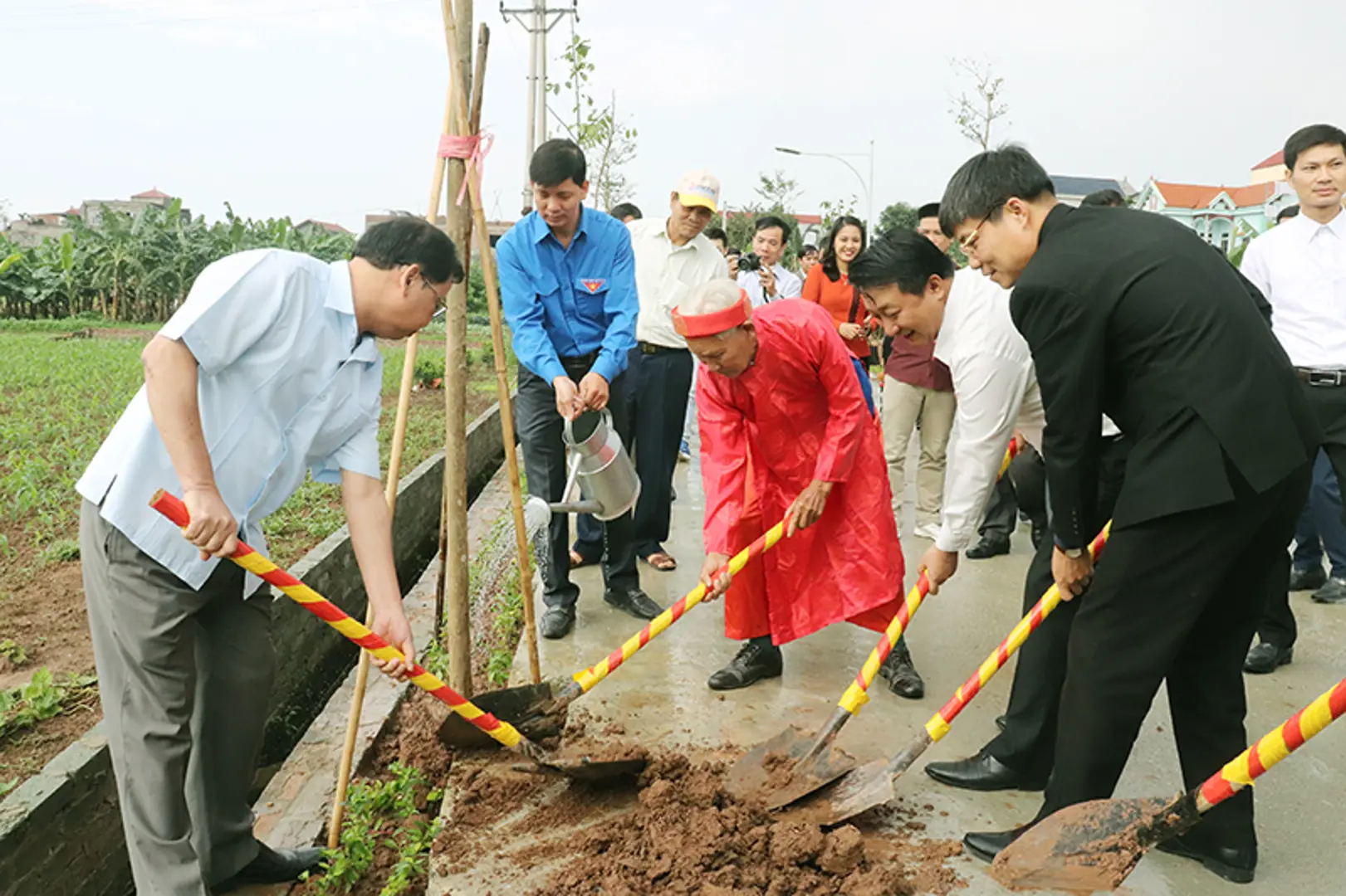 Huyện đoàn Đan Phượng phấn đấu trồng mới 500 cây xanh