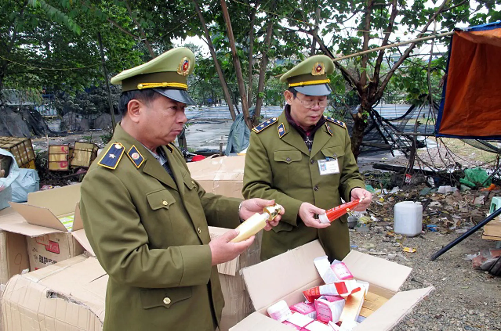 Thị trường mỹ phẩm: Hàng giả lấn át hàng thật