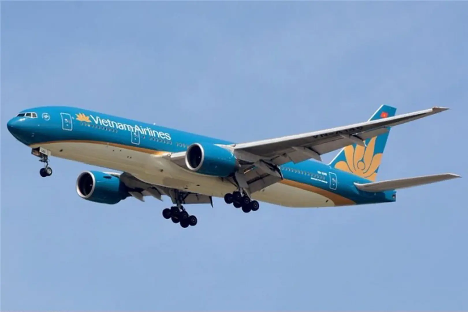 Máy bay Vietnam Airlines 2 lần hạ cánh xuống sân bay Đà Nẵng không được vì thời tiết xấu