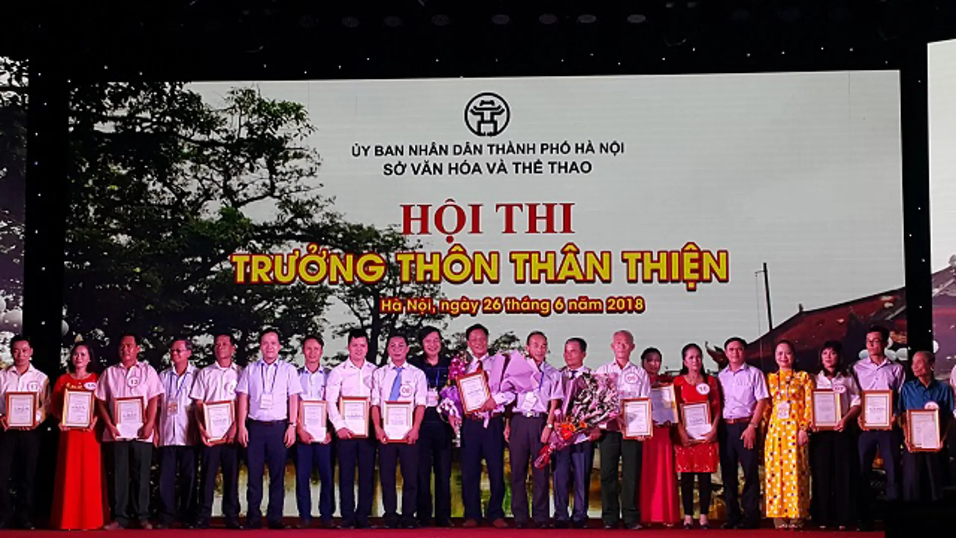 Tôn vinh nét đẹp trưởng thôn