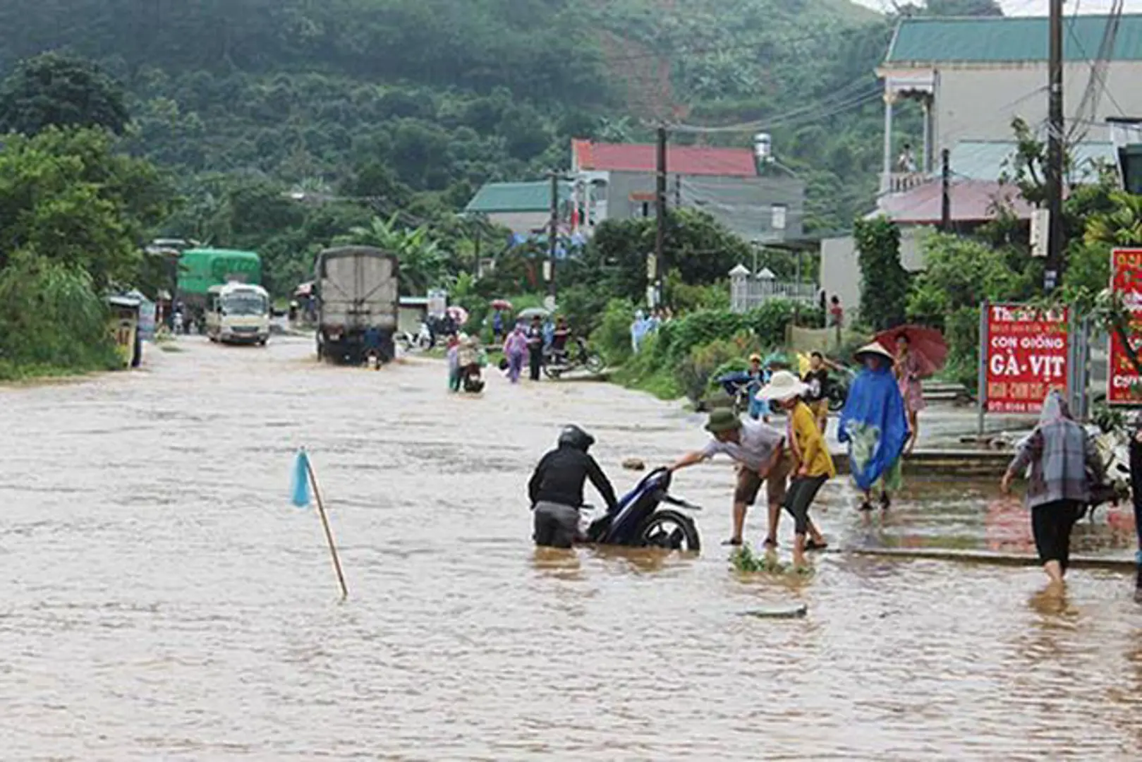 Chủ động ứng phó mưa lũ, sạt lở đất