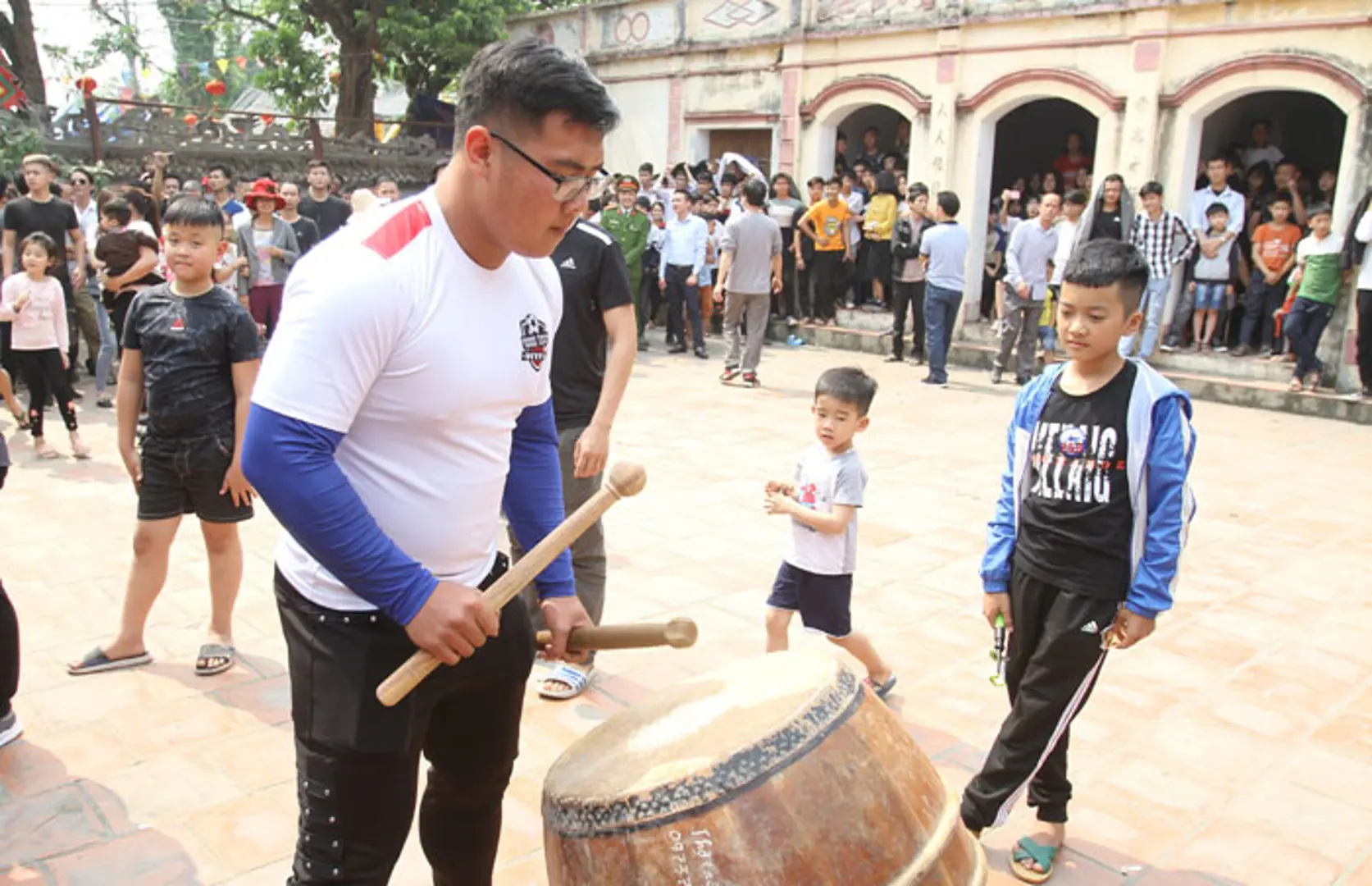 Lễ hội Giằng bông (Hoài Đức, Hà Nội): Bớt nhiều những cảnh phản cảm