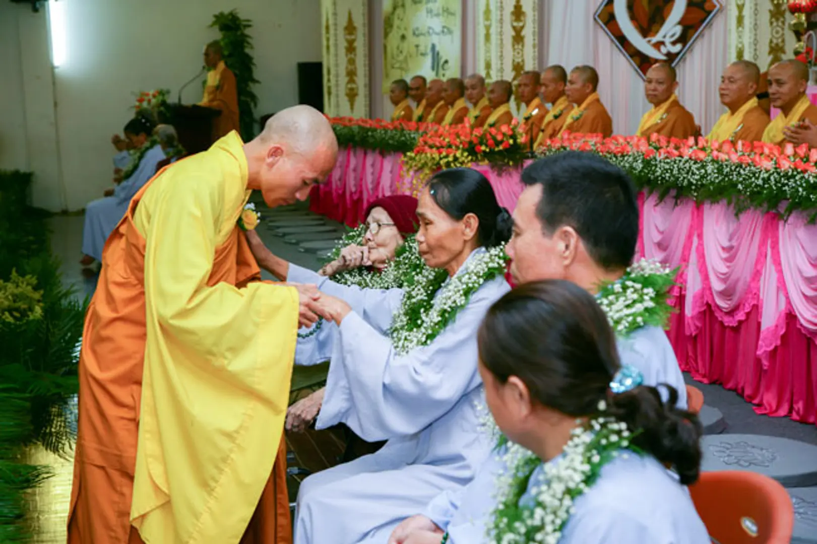 TP Hồ Chí Minh: Hàng nghìn người dân đi chùa dâng lễ Vu Lan báo hiếu