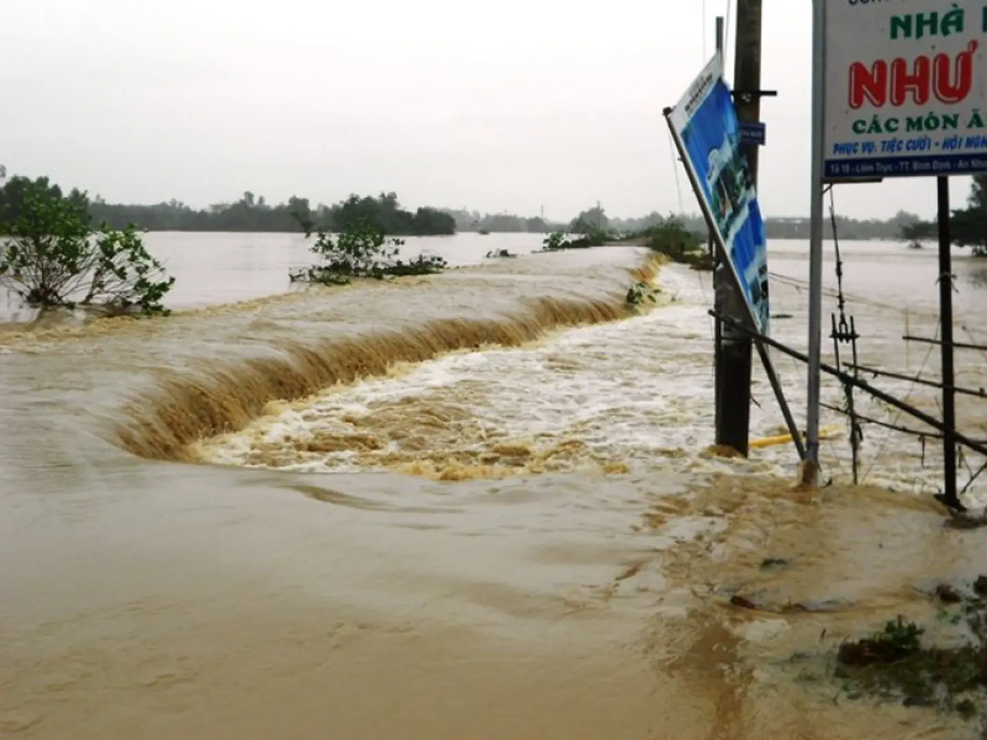 Các tỉnh Bắc Trung Bộ đón đợt mưa lớn, nhiều địa phương nguy cơ ngập lụt