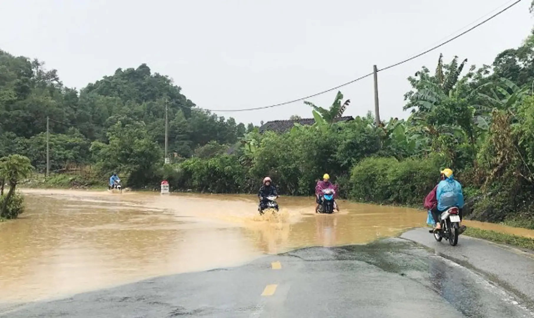 Mưa lũ gây nhiều thiệt hại tại Bắc Bộ