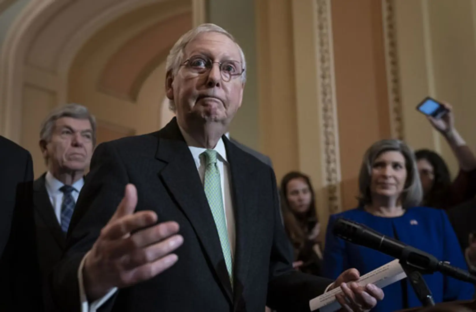 Thượng nghị sĩ Mitch McConnell: Phiên xử ông Trump có thể cho phép nhân chứng tham dự