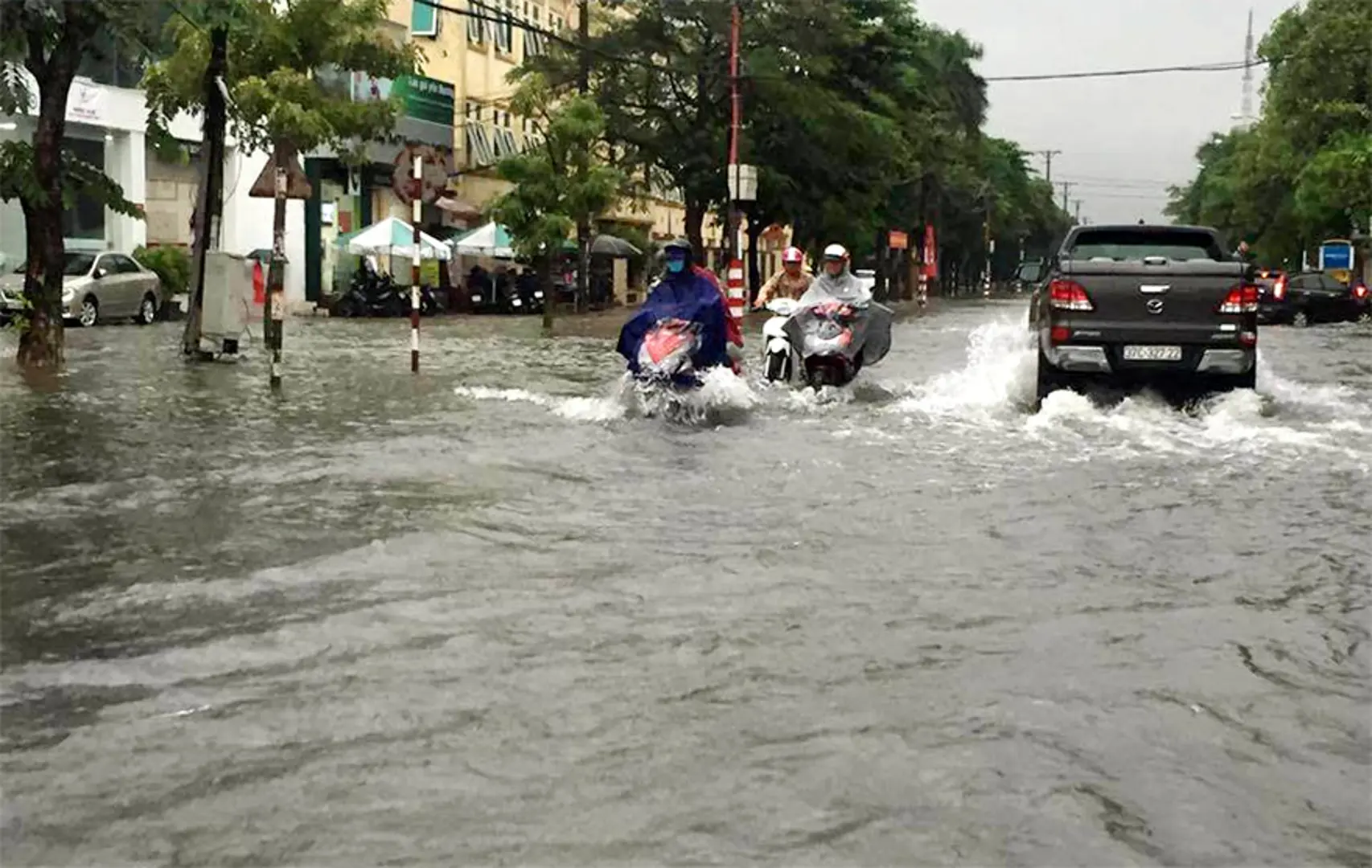 Xuất hiện vùng áp thấp trên Biển Đông, mưa lớn diện rộng ở Nam Trung Bộ