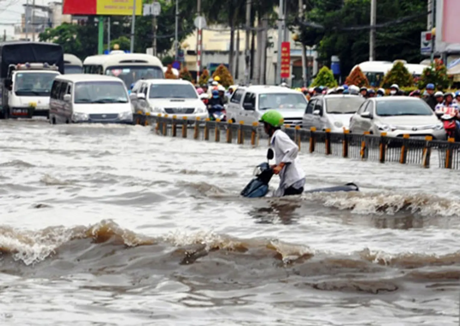 TP Hồ Chí Minh: Cảnh báo triều cường đạt đỉnh 1,6 m trong ngày 27-28/11