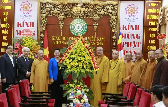 Chủ tịch Quốc hội chúc mừng Giáo hội Phật giáo Việt Nam nhân dịp Lễ Phật đản